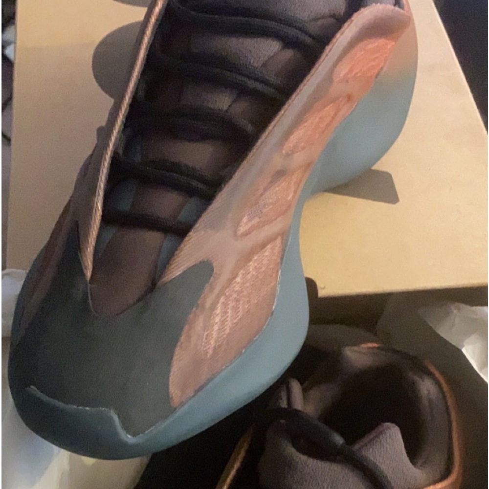 Yeezy 700 V3 Copper Fade
